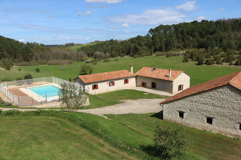 Maison à MONTREM