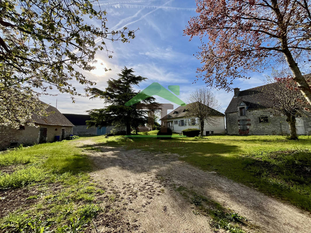 Maison à CLOYES-SUR-LE-LOIR