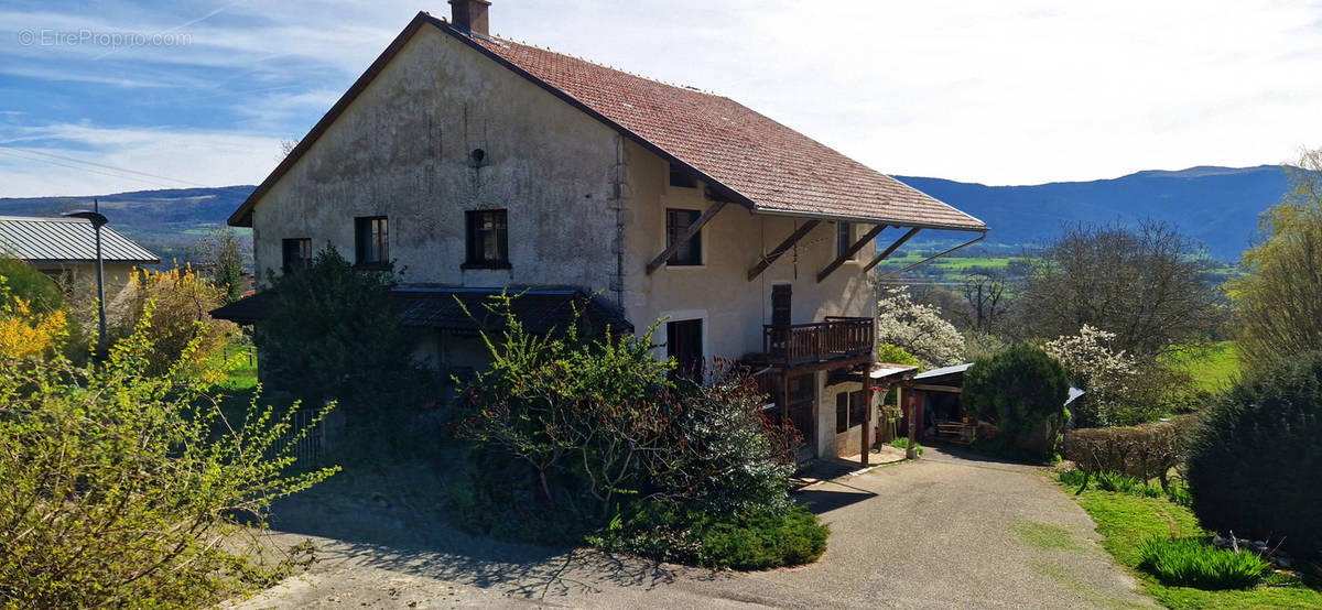 Maison à CHAMPAGNE-EN-VALROMEY