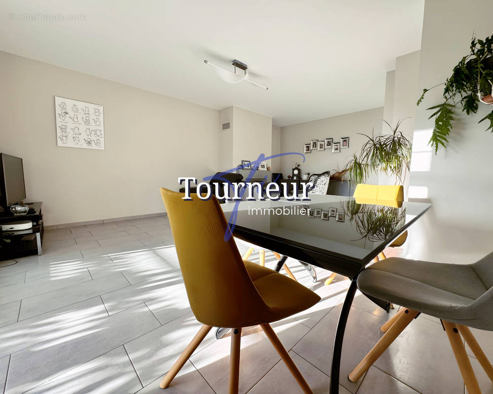 Appartement à SIX-FOURS-LES-PLAGES