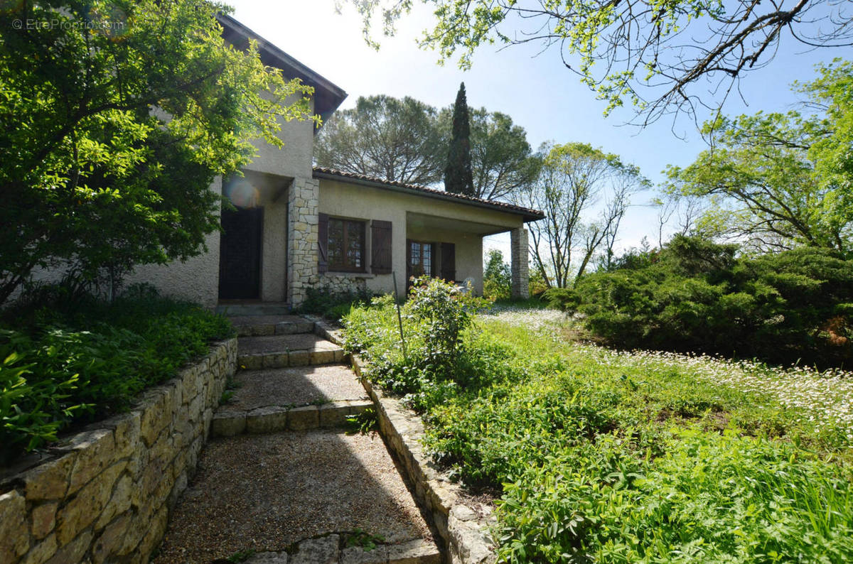 Entre maison Steps to House loin - Maison à VIC-FEZENSAC