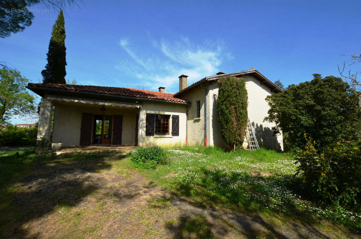 Jardin et Maison House &amp; Garden 2 - Maison à VIC-FEZENSAC