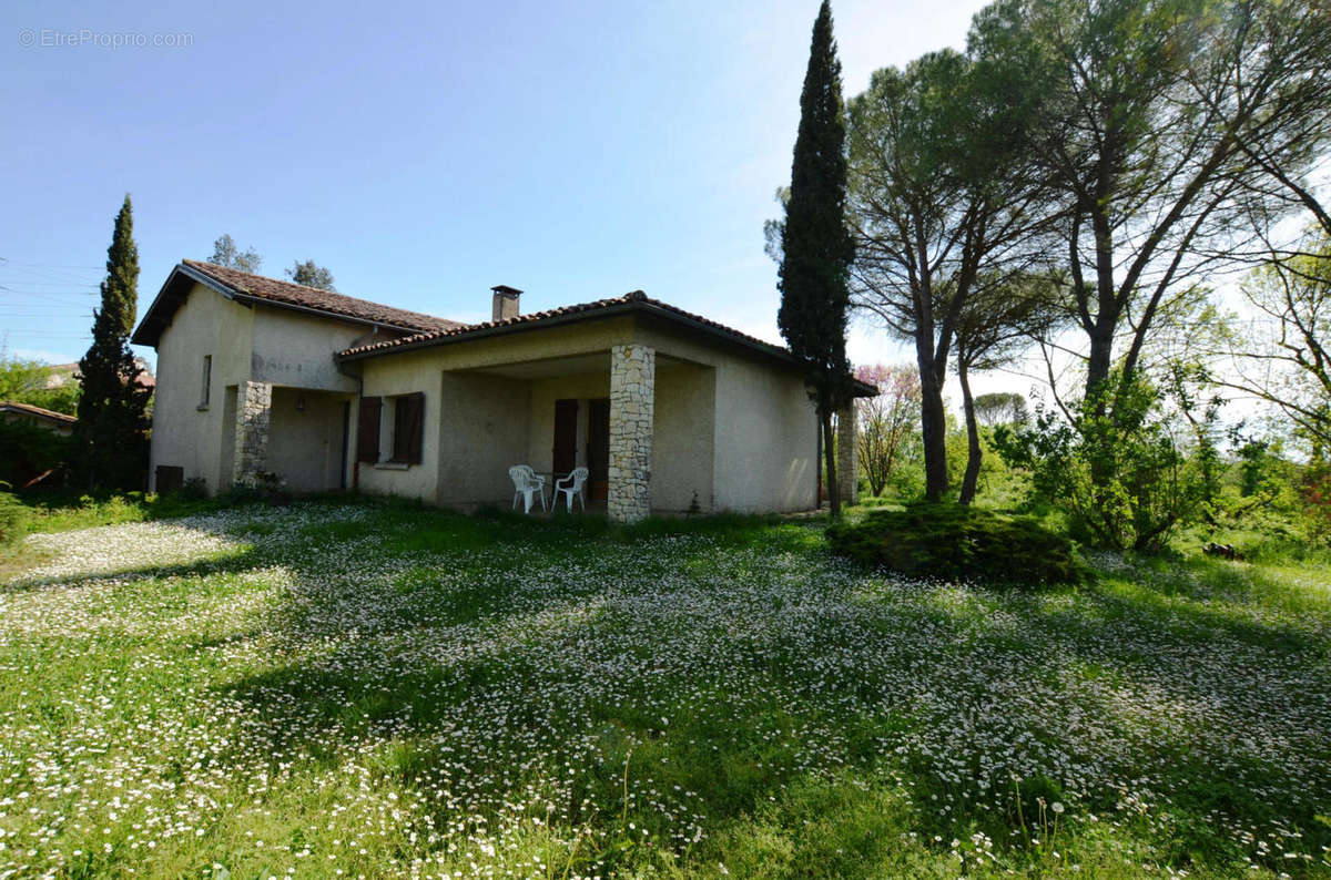 Jardin et Maison House &amp; Garden 3 - Maison à VIC-FEZENSAC