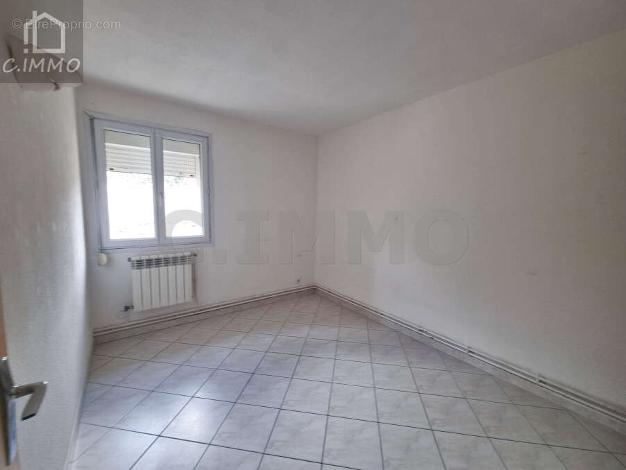 Appartement à SERVIAN