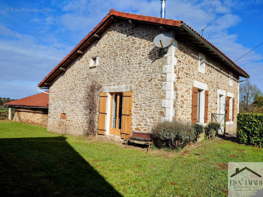 Maison à MASSIGNAC