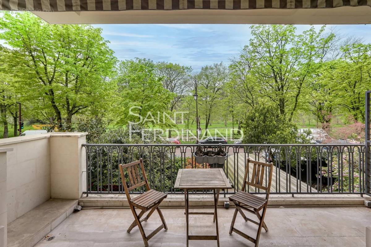 Appartement à NEUILLY-SUR-SEINE