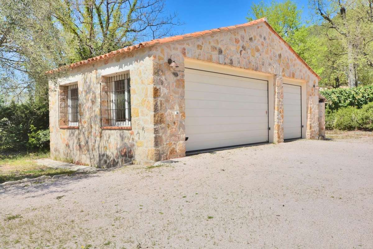 Maison à VALBONNE