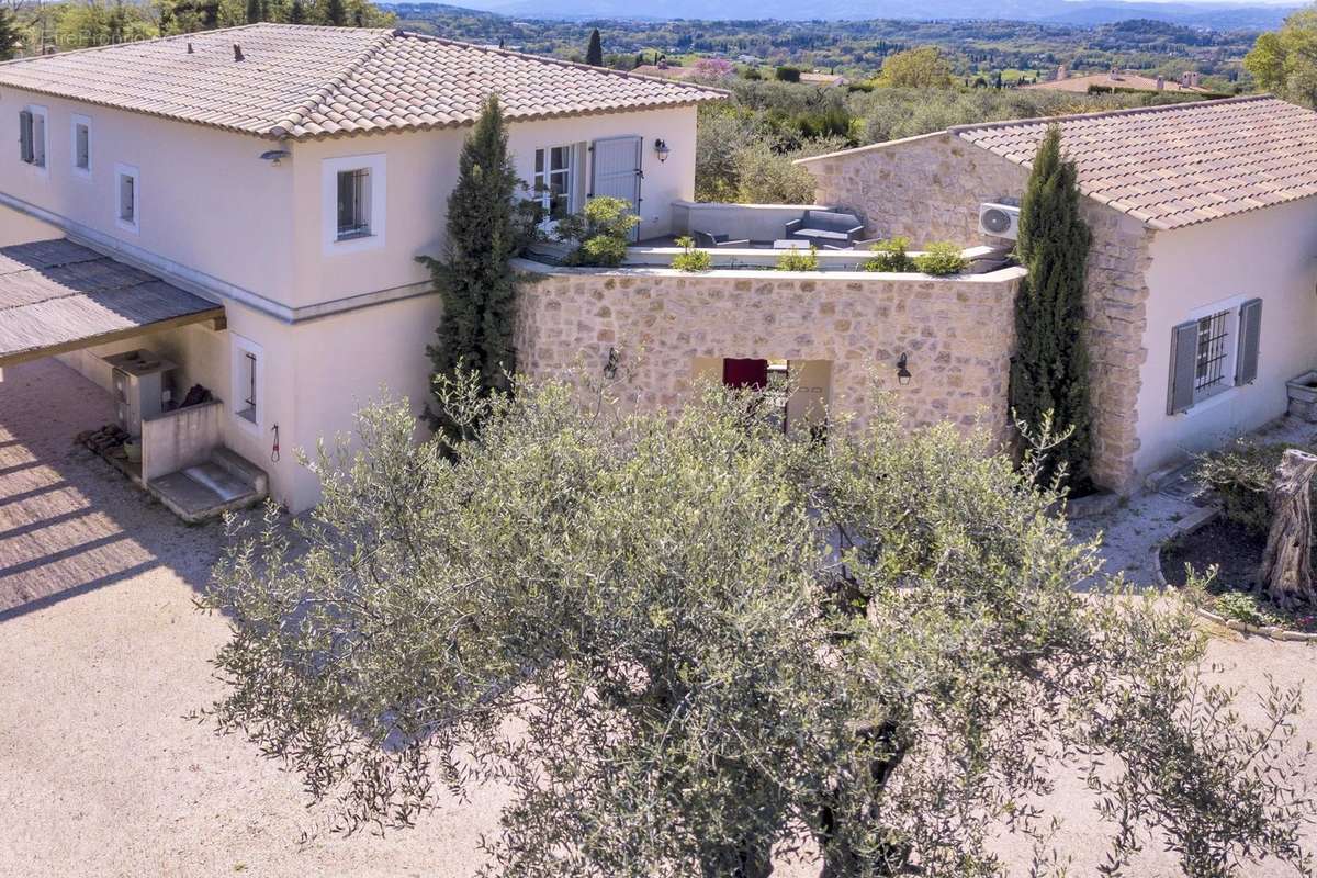 Maison à VALBONNE