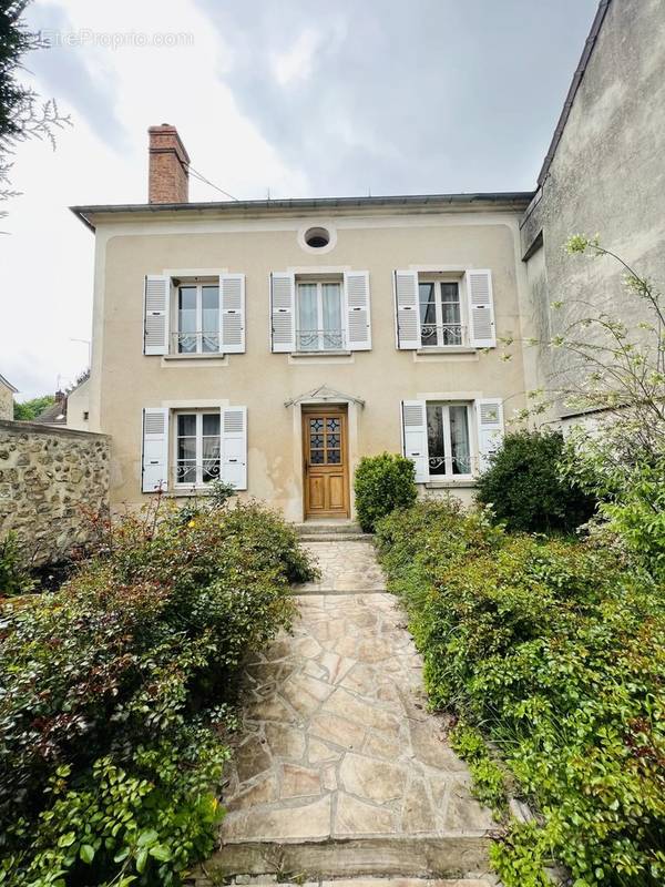 Maison à CROUY-SUR-OURCQ