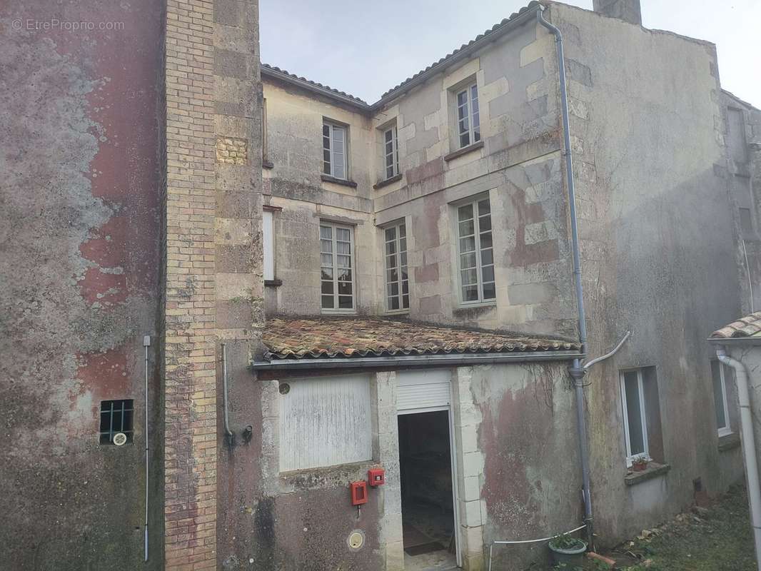 Maison à MIRAMBEAU