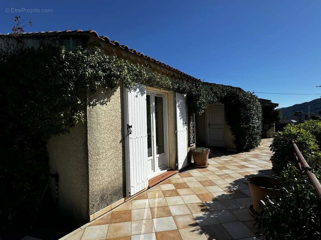 Maison à LES ADRETS-DE-L&#039;ESTEREL