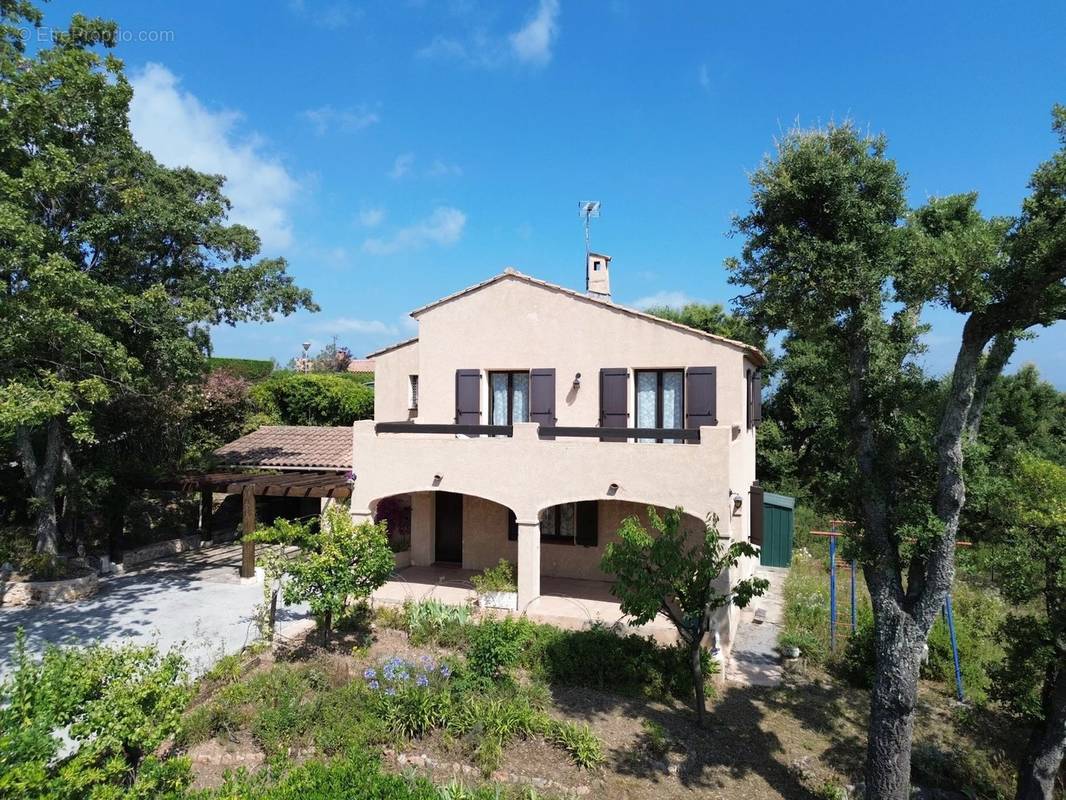 Maison à LES ADRETS-DE-L&#039;ESTEREL