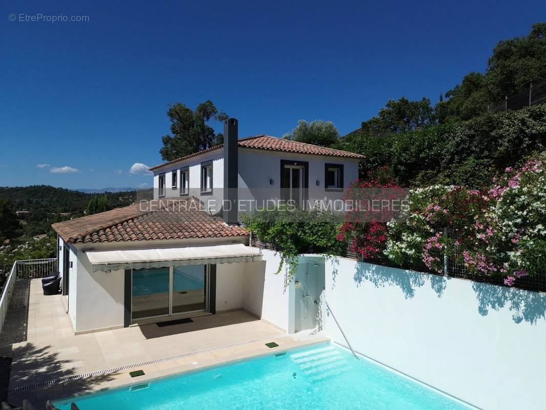 Maison à LES ADRETS-DE-L&#039;ESTEREL