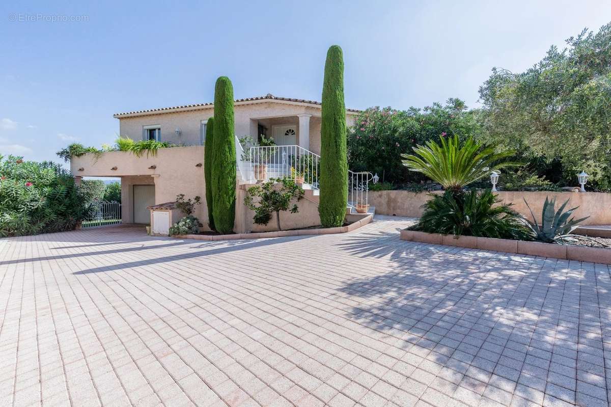 Maison à LES ADRETS-DE-L&#039;ESTEREL