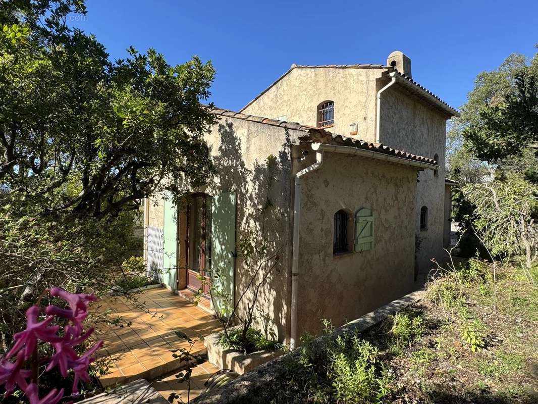 Maison à LES ADRETS-DE-L&#039;ESTEREL