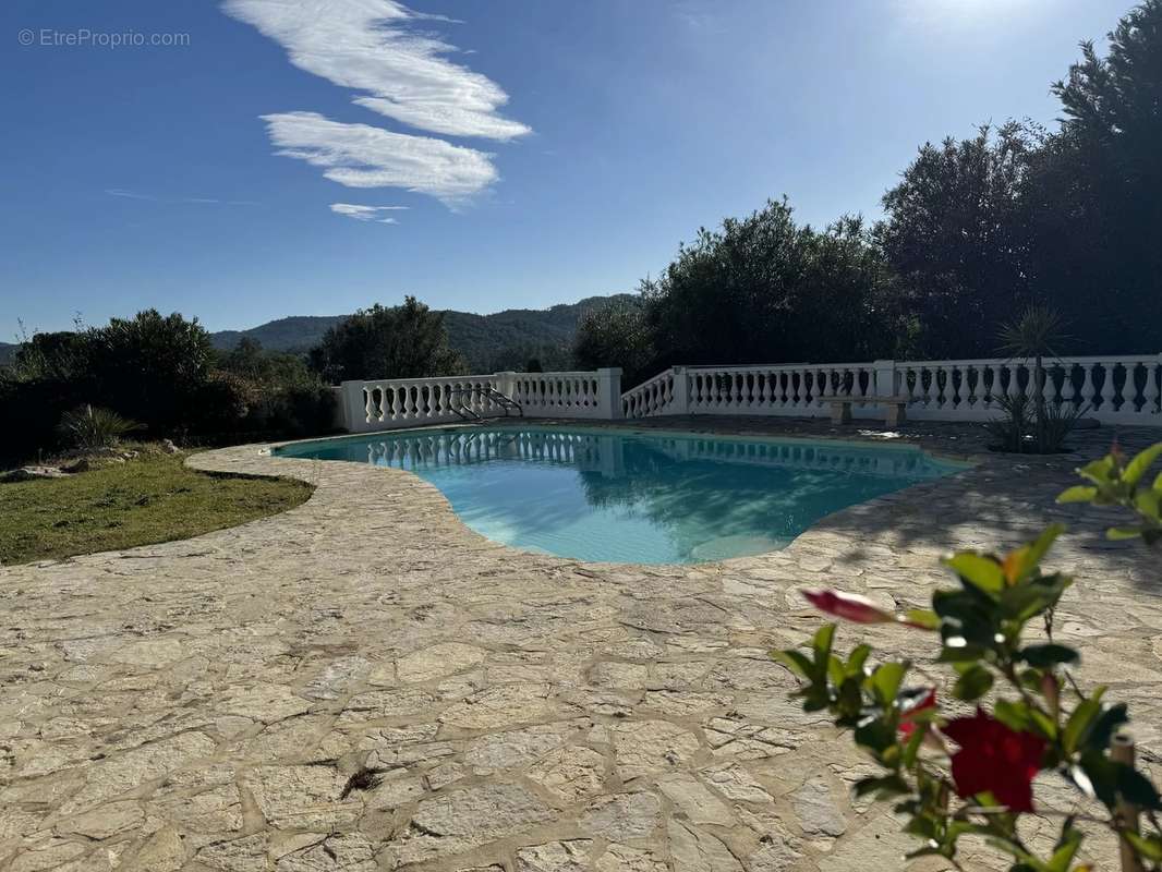 Maison à LES ADRETS-DE-L&#039;ESTEREL