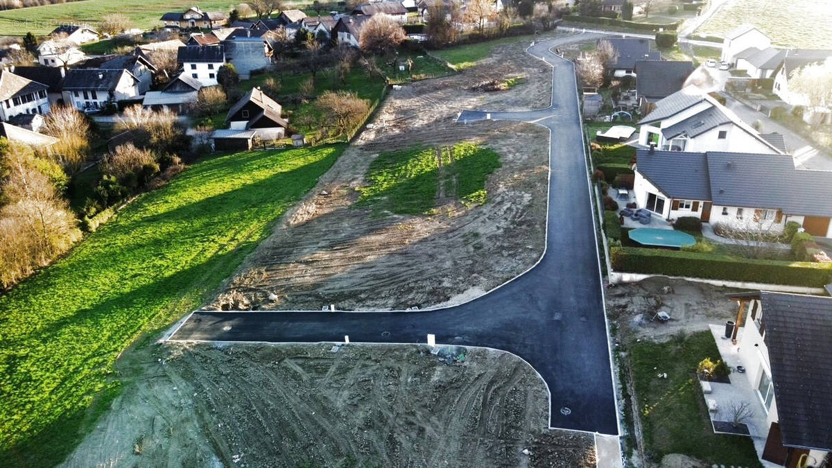 Terrain à CHAMOUSSET