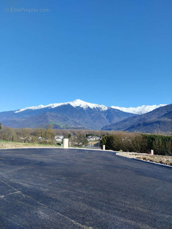 Terrain à CHAMOUSSET