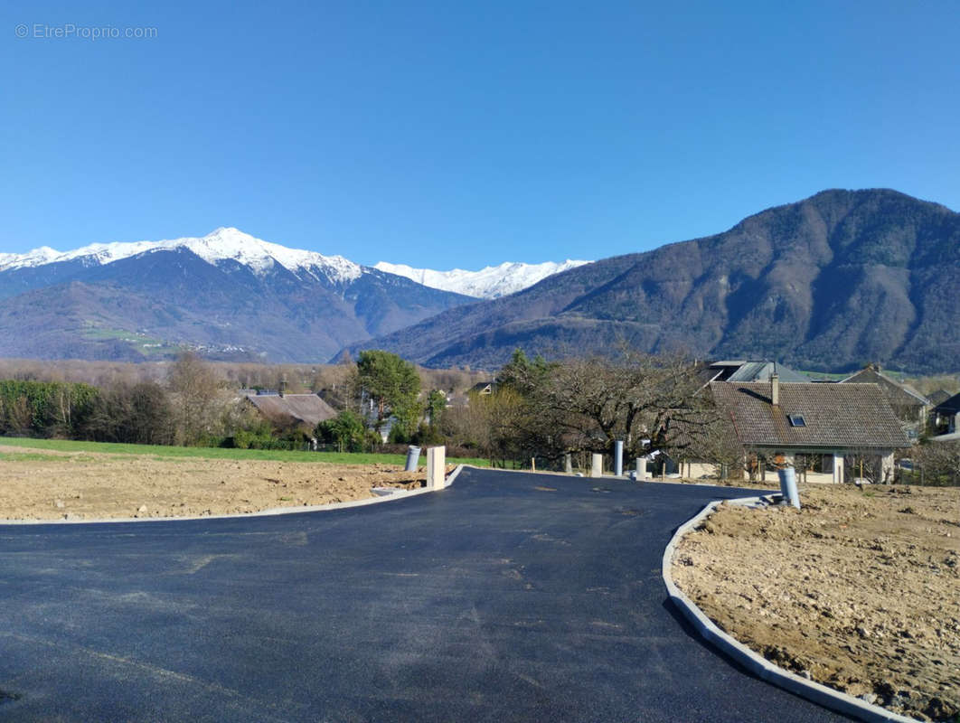 Terrain à CHAMOUSSET