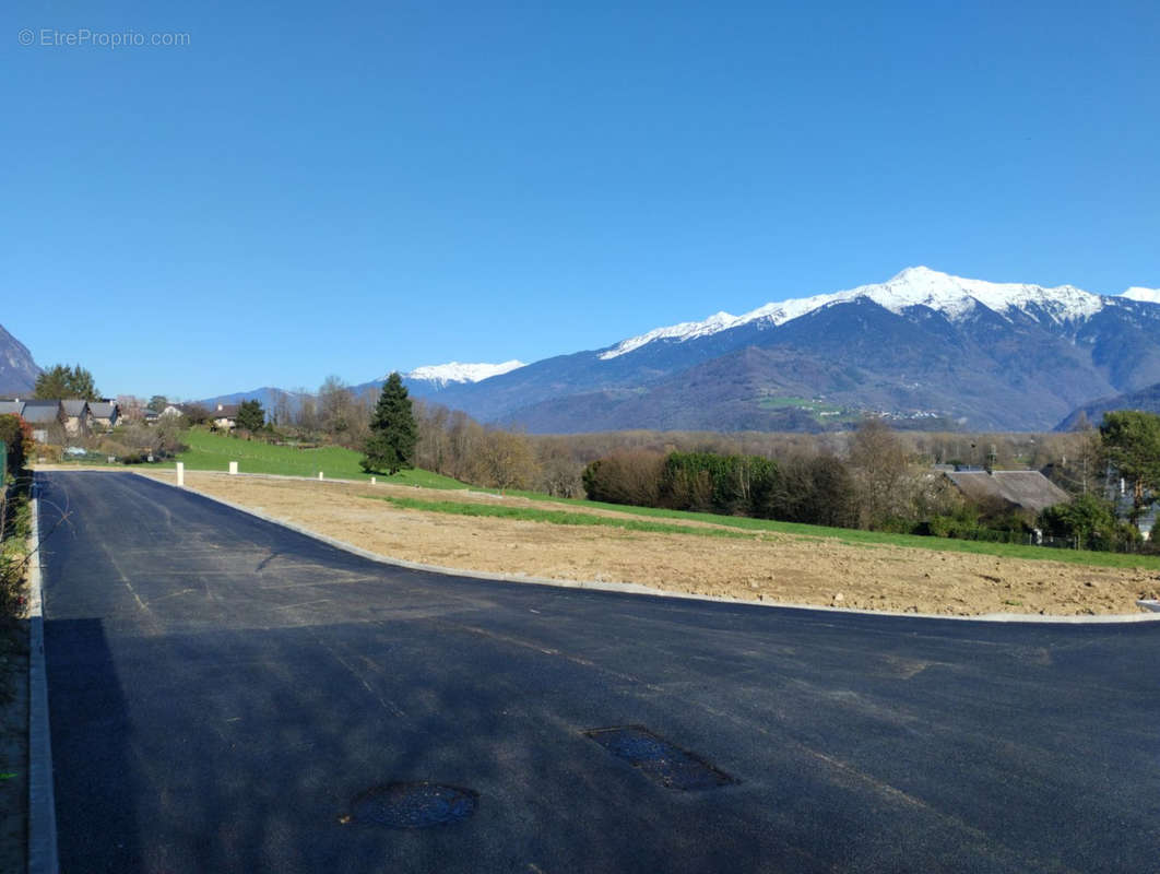 Terrain à CHAMOUSSET