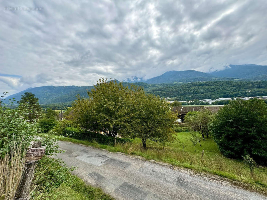 Terrain à LA CROIX-DE-LA-ROCHETTE