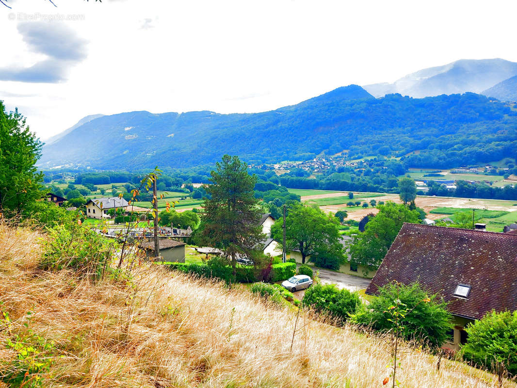 Terrain à LA CROIX-DE-LA-ROCHETTE