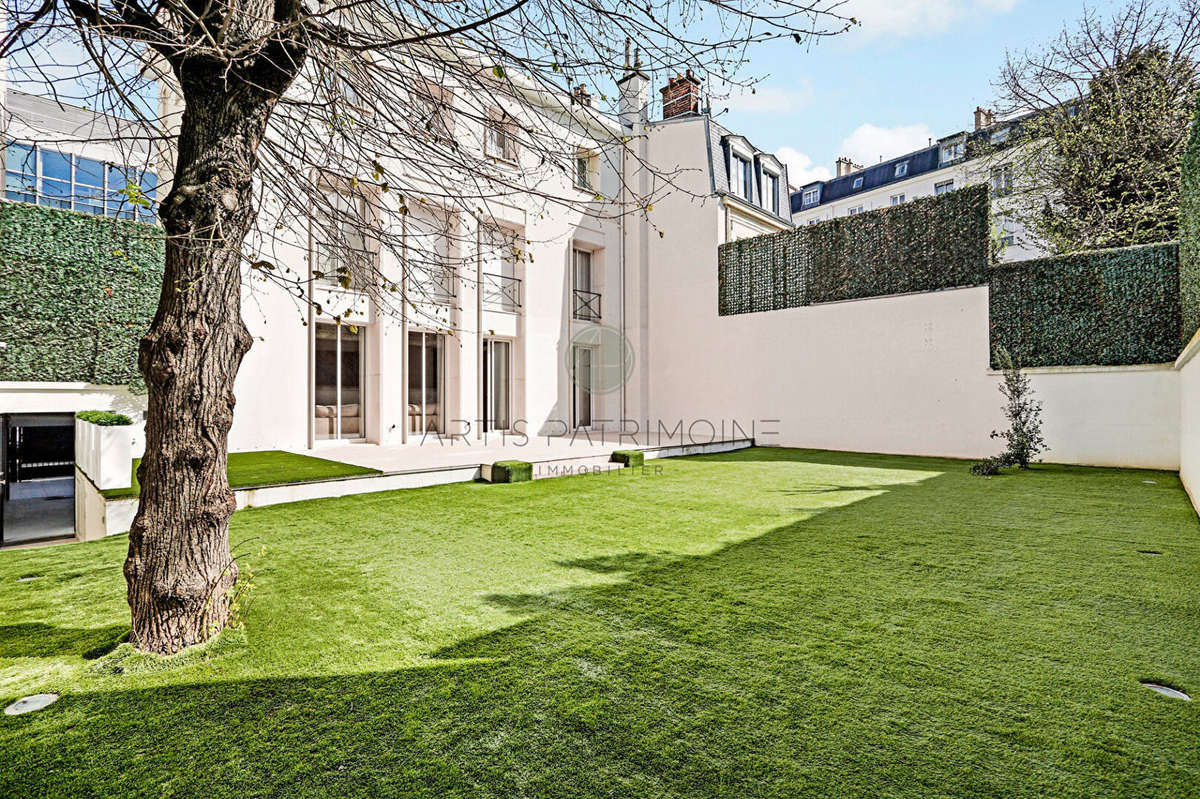 Maison à NEUILLY-SUR-SEINE