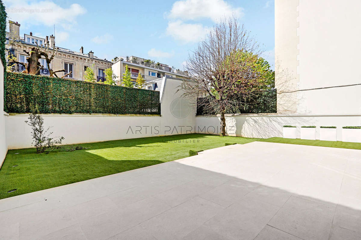 Maison à NEUILLY-SUR-SEINE