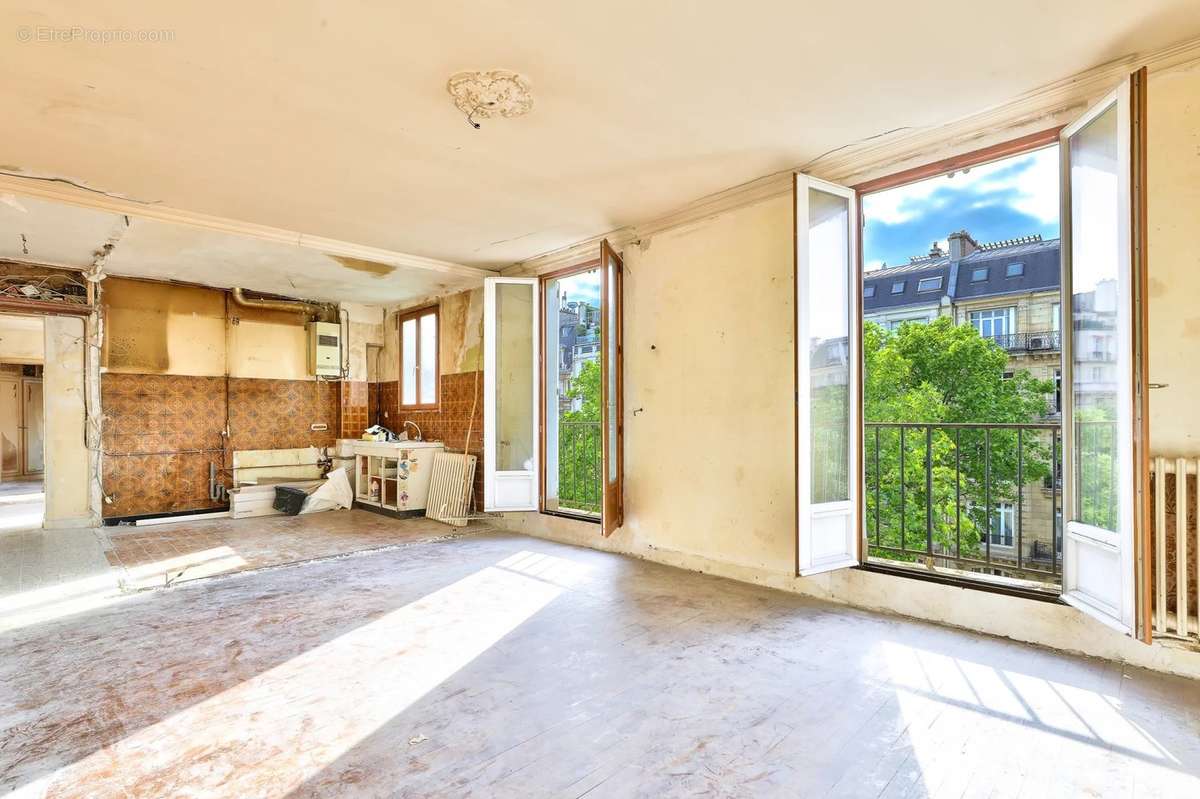 Appartement à PARIS-16E