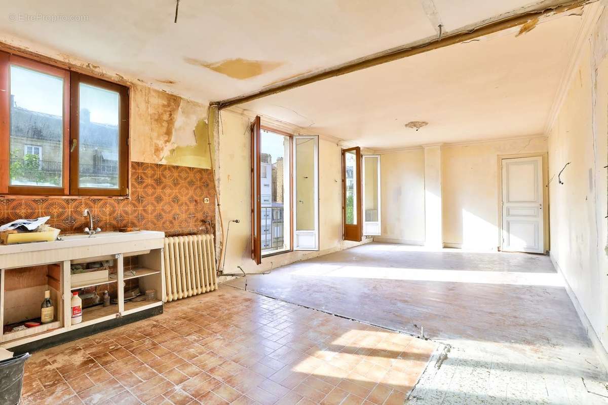 Appartement à PARIS-16E