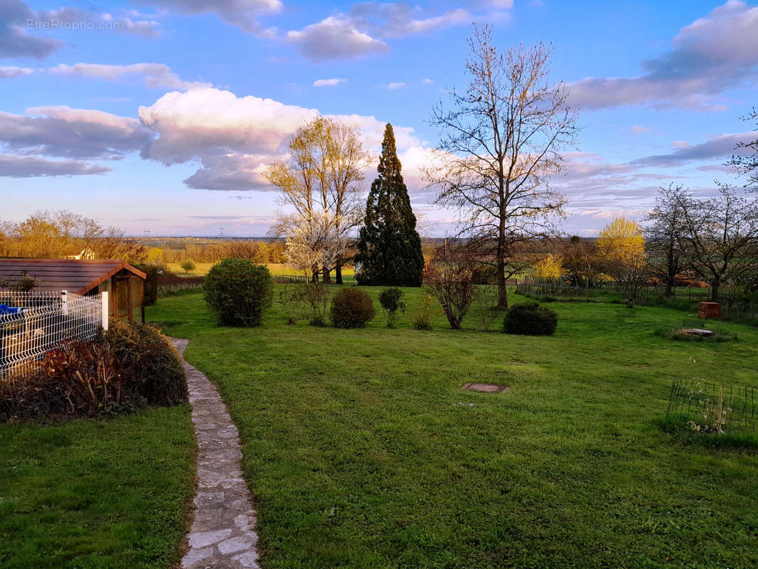 Maison à VERDUN-SUR-LE-DOUBS