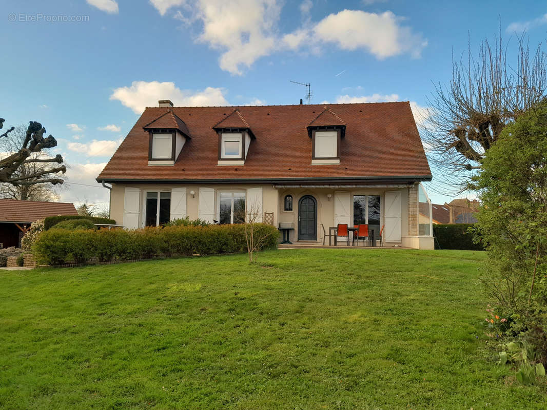 Maison à VERDUN-SUR-LE-DOUBS