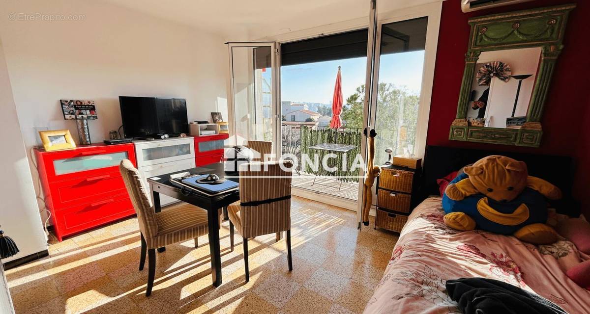 Appartement à MARSEILLE-4E