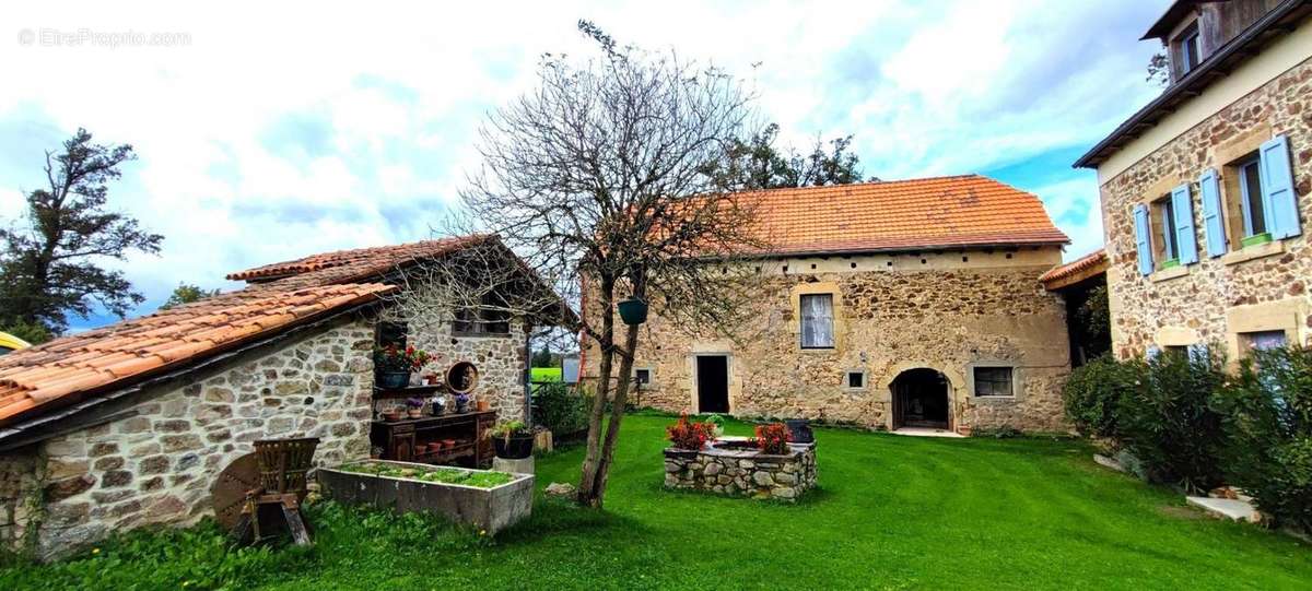 Maison à VAUREILLES