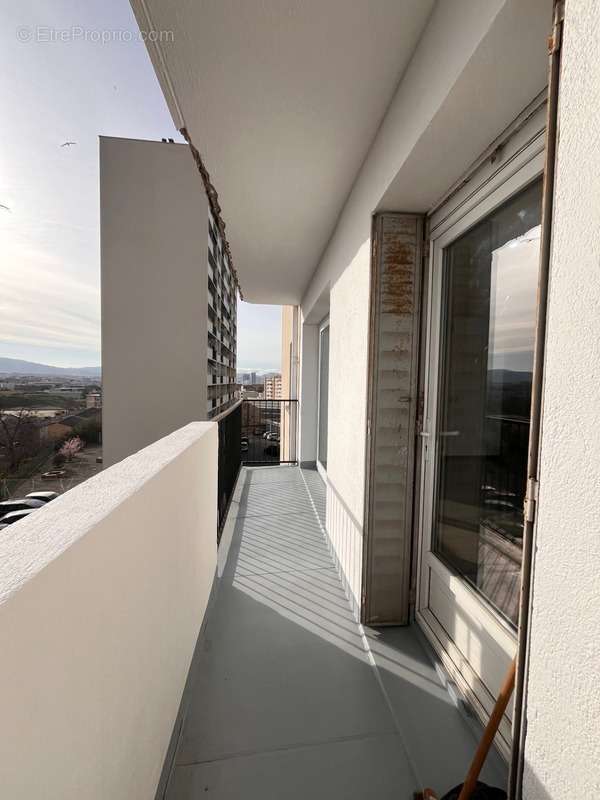 Appartement à MARSEILLE-15E