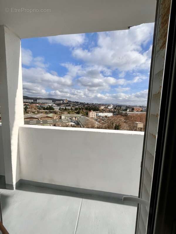 Appartement à MARSEILLE-15E