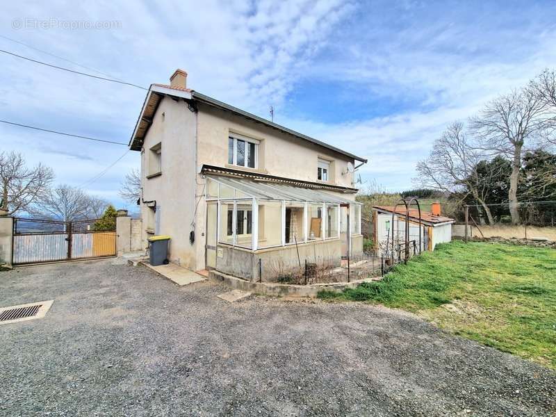 Maison à SAINT-BONNET-LE-COURREAU