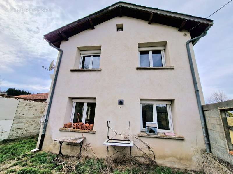 Maison à SAINT-BONNET-LE-COURREAU