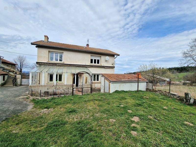 Maison à SAINT-BONNET-LE-COURREAU