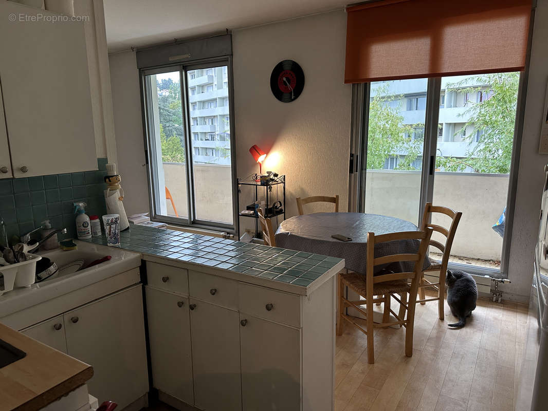 Appartement à SAINT-ETIENNE