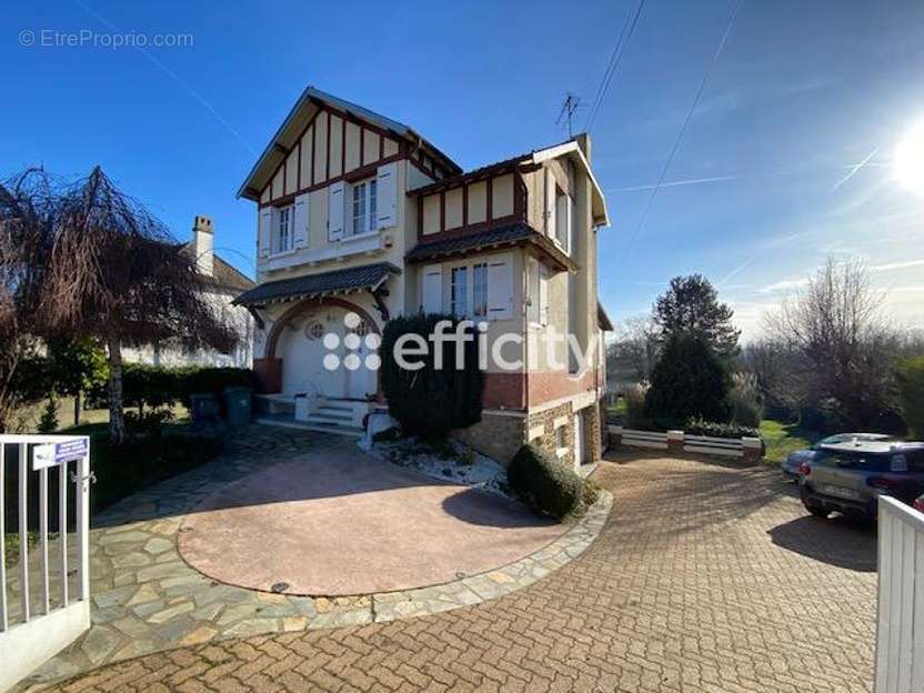 Maison à MEZY-SUR-SEINE