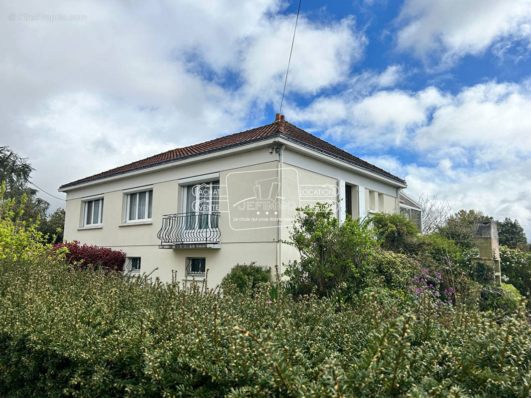 Maison à SAINT-JULIEN-DE-CONCELLES