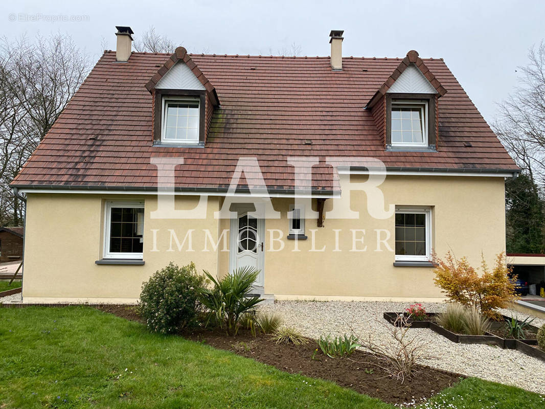 Maison à MAGNY-LE-DESERT