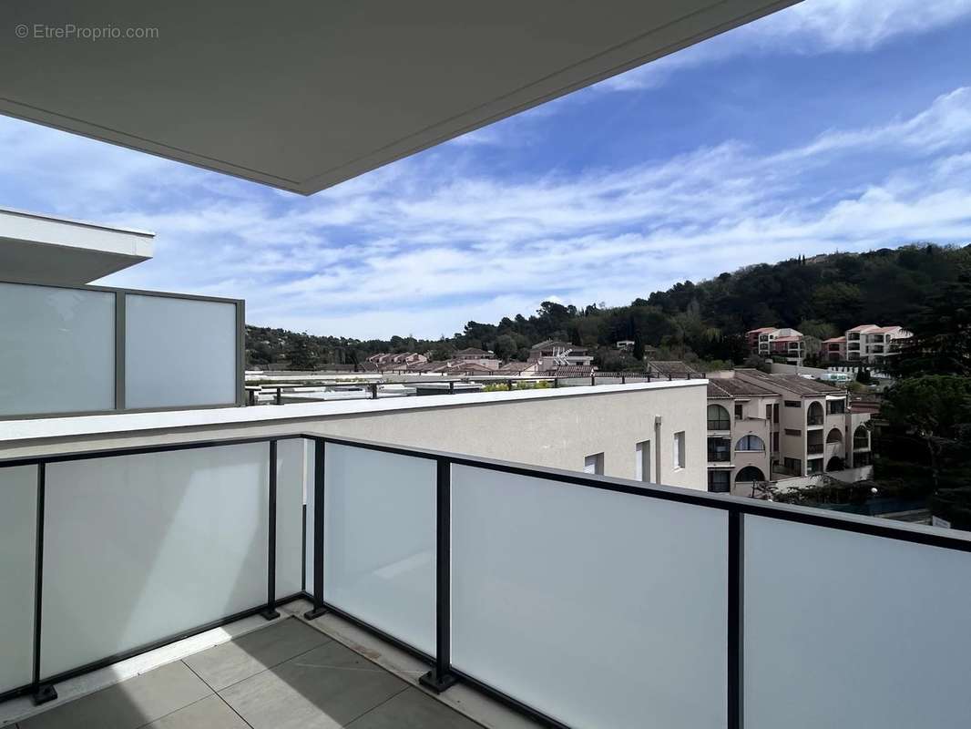 Appartement à MOUGINS