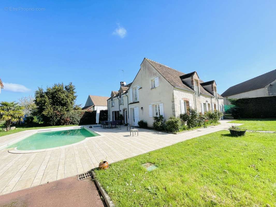 Maison à FERRIERES-EN-GATINAIS