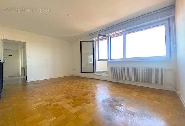 séjour vue 2 - Appartement à SCHILTIGHEIM