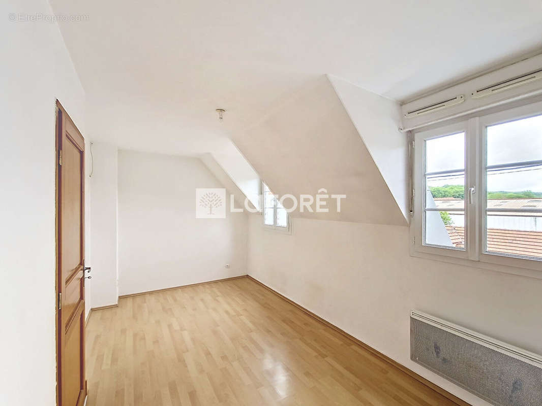 Appartement à BORNEL