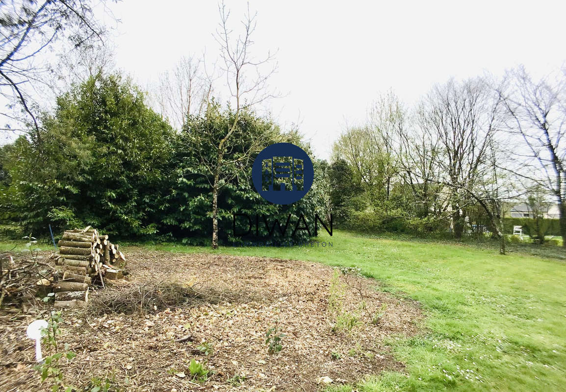 Terrain à LA CHAPELLE-BOUEXIC