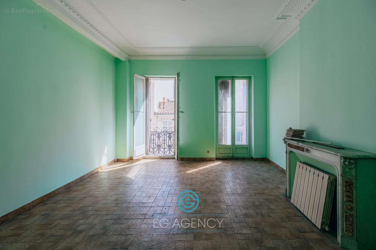 Appartement à MARSEILLE-1E