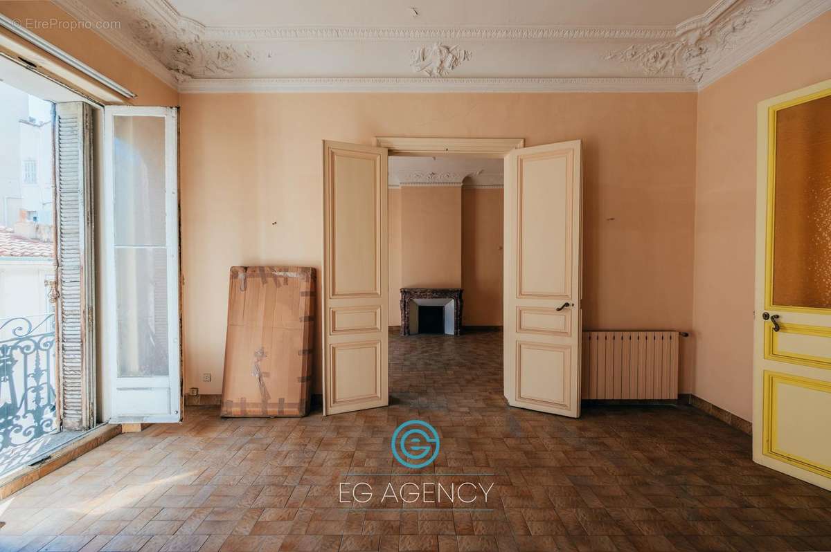 Appartement à MARSEILLE-1E